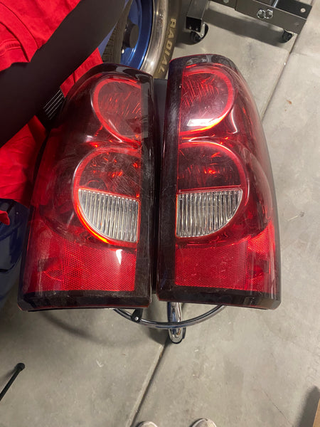 2003-2007 Chevy Silverado Tail Lights