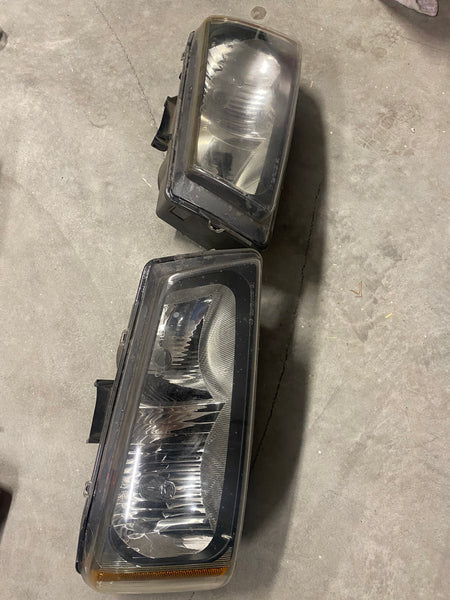 2003-2007 Chevy Silverado OEM Head Lights